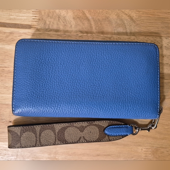 Coach Long Zip Around Leather Wallet NWOT - Picture 3 of 11